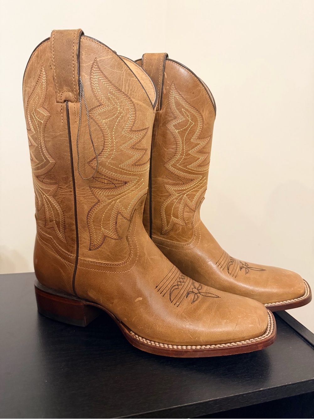 Shyanne Womens Leather Western Cowboy Boots Broad Square Toe Size 9B Style 8BW55